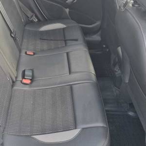 Peugeot 2008 2015. god - Kožna sjedala, Alu felge, Kuka za vuču