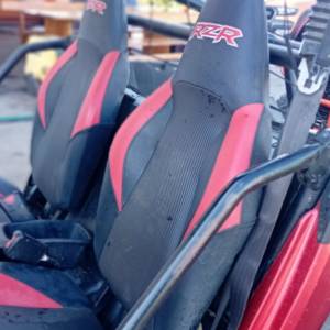 Pokaris rzr 800