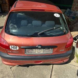 Prodaja auta Peugeot 206