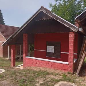 Prodaje se klijet ili kućica za odmor i život