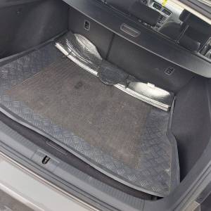 PRODAJEM GOLF 7 , KARAVAN 2016g
