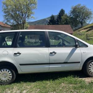 Prodajem VW Sharan 2003.
