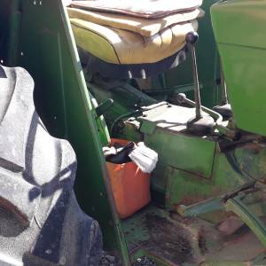 Traktor JOHN DEERE 2020