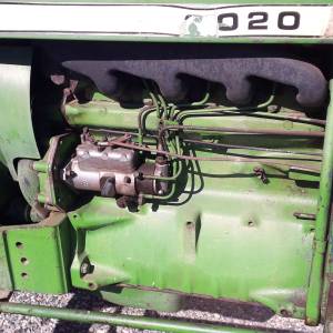 Traktor JOHN DEERE 2020