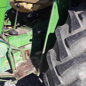Traktor JOHN DEERE 2020