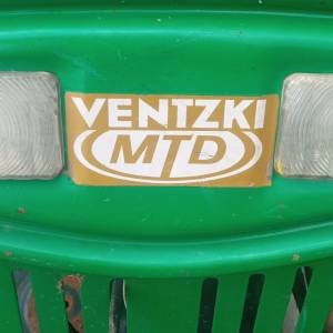 Traktor kosilicu prodajem bez motora i kosišta jako sačuvano treba vid