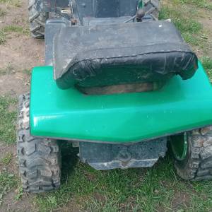Traktor kosilicu prodajem bez motora i kosišta jako sačuvano treba vid