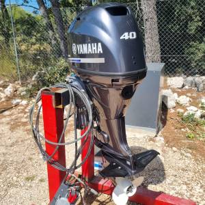 YAMAHA F40