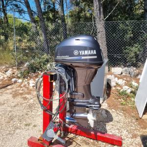 YAMAHA F40