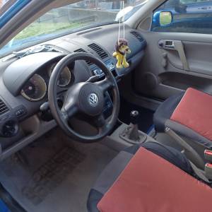 Auto vw polo.