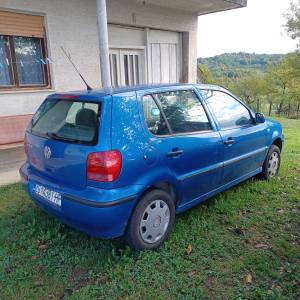 Auto vw polo.