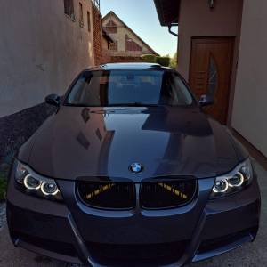 BMW E90 2007.