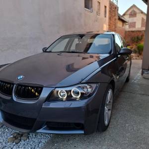 BMW E90 2007.