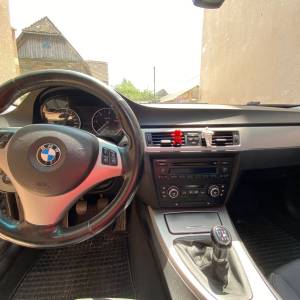 BMW E90 2007.