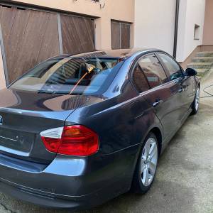 BMW E90 2007.