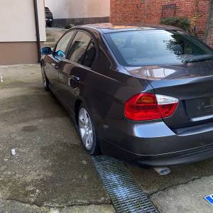 BMW E90 2007.