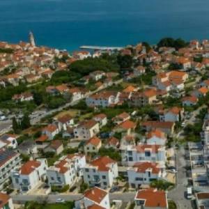 BRAČ, SUTIVAN, NOVOGRADNJA - APARTMAN 44 m2 + TERASA + PARKIRNO MJESTO