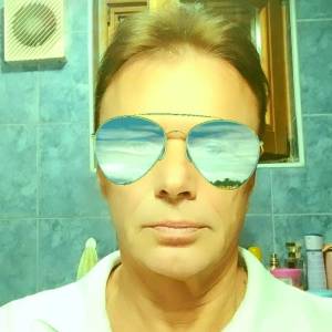 Gitarist-veoma široki repertoar,traži posao za gaže i manje zabave