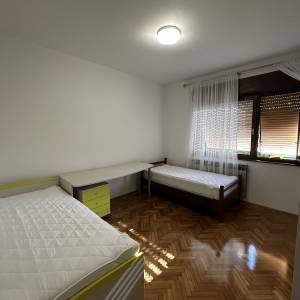 Gornja Dubrava - Novonamješten 3-soban stan 75 m2 + parking