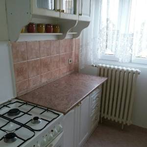Iznajmljujem trosoban stan na Sjenjaku