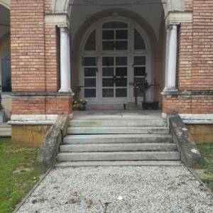 "Izuzetna prilika" Arkade dva grobna mjesta