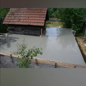 Klet sa voćnjakm