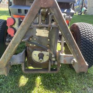 Kompaktni traktor Kubota B2100 HST