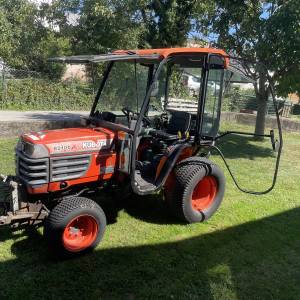 Kompaktni traktor Kubota B2100 HST
