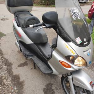 Maxi skuter Piaggio X9 180ccm