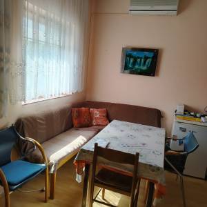 Obiteljska kuća s dvorištem