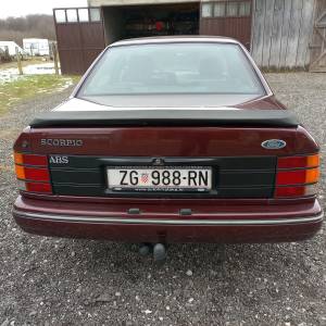 Oldtimer automobil Ford scorpio