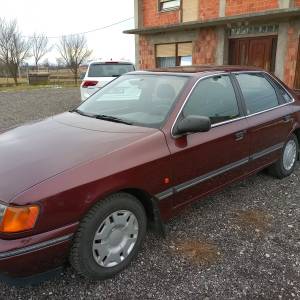 Oldtimer automobil Ford scorpio