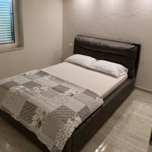 OREBIĆ, NOVOUREĐEN 3-SOBNI APARTMAN 88 m2 + TERASA + PARKIRNO MJESTO