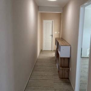 OREBIĆ, NOVOUREĐENA 2 APARTMANA 58 m2 i 88 m2 SA TERASOM I MASLINIKOM