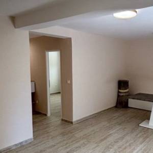 OREBIĆ, NOVOUREĐENA 2 APARTMANA 58 m2 i 88 m2 SA TERASOM I MASLINIKOM