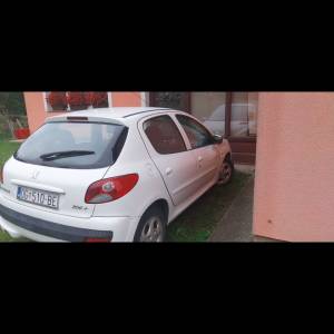 Peugeot 206+ 2012.