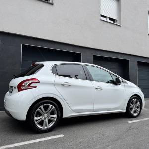 PEUGEOT 208 /92tkm/prvi vlasnik/HR auto/klima/odličan/