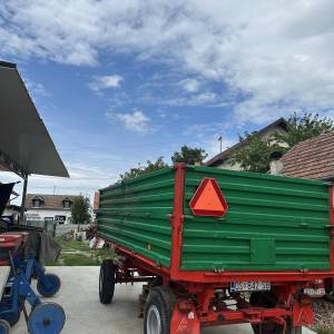 Prodajem prikolicu trostrani kiper