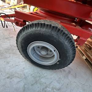 Prodajem prikolicu trostrani kiper