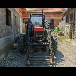 Prodajem traktor Zetor 6945 sa prednjim utovarivačem i ralicom