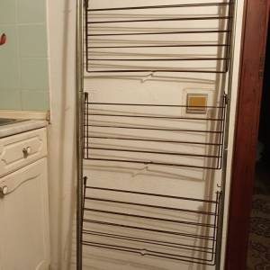 Staklene zdjele i razne stvari za domaćinstvo