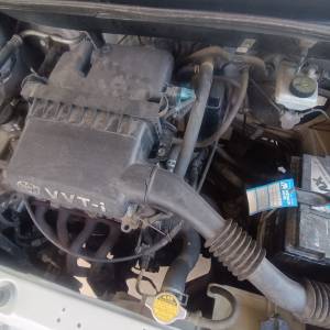 Toyota Yaris 1.0 vtt-i 130000 km klima servo odlično radi i vozi