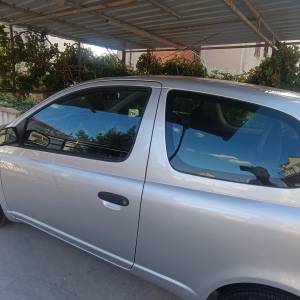 Toyota Yaris 1.0 vtt-i 130000 km klima servo odlično radi i vozi