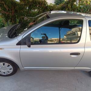 Toyota Yaris 1.0 vtt-i 130000 km klima servo odlično radi i vozi