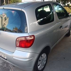 Toyota Yaris 1.0 vtt-i 130000 km klima servo odlično radi i vozi