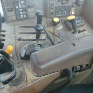 Traktor John Deere 6810