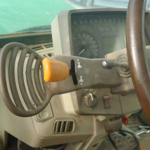 Traktor John Deere 6810