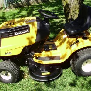 TRAKTOR KOSILICA CUB CADET LT2 NS96