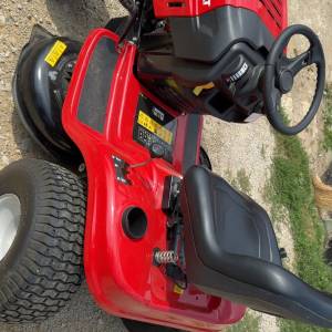 Traktor kosilica MTD