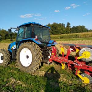 Traktor NEW HOLLAND T5050--100 ks